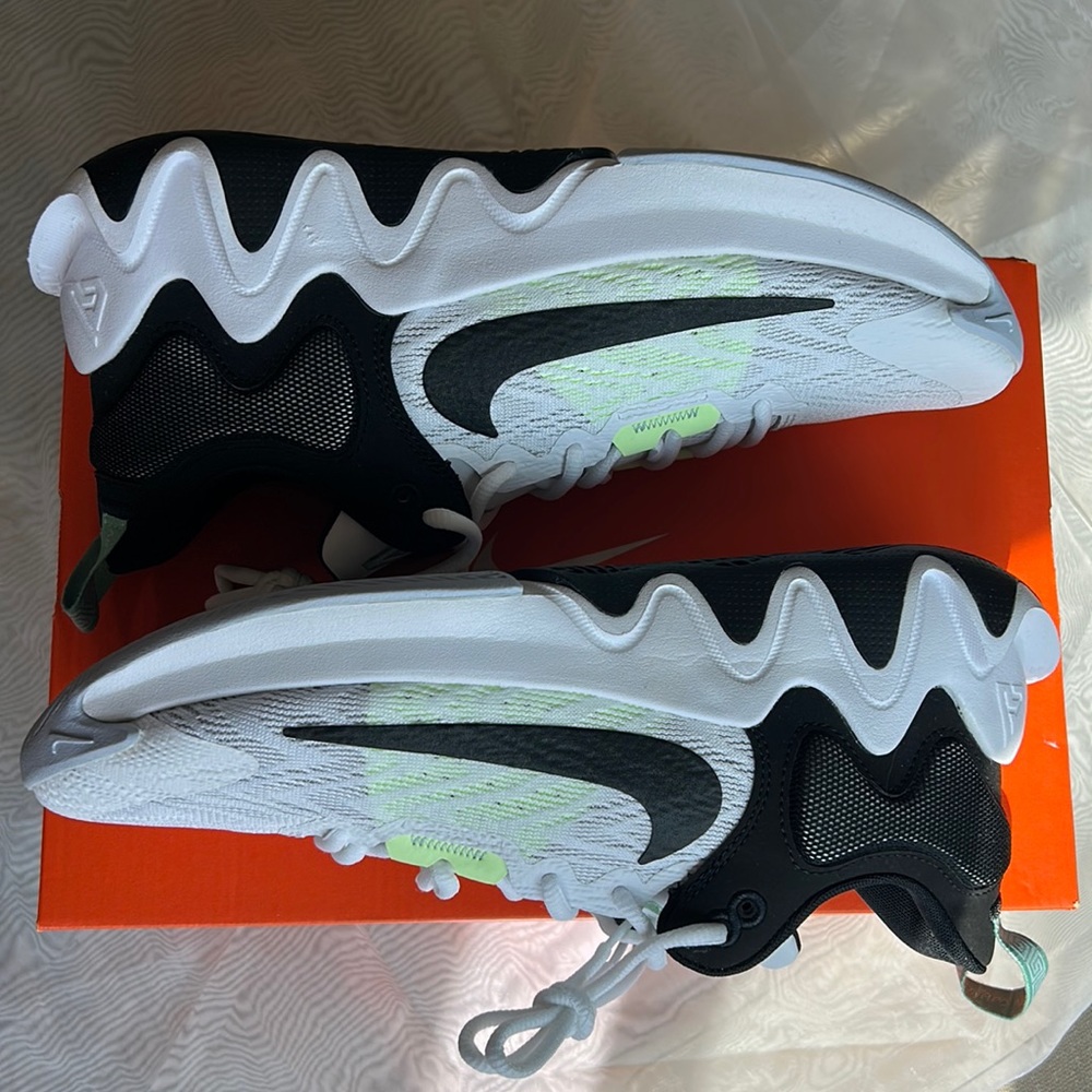Nike ‘Giannis Immortality 3’ (M10/W11.5) basketball shoe